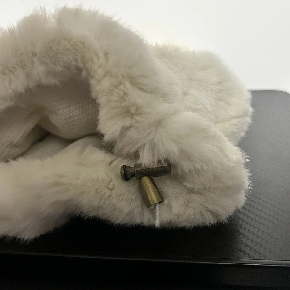 Vintage  Faux Fur Muff Hand‎ Warmer Rich Cream Color Fabric Lining w/ Drawstring
